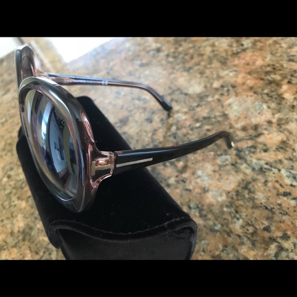 NEW Tom Ford sunglasses - Picture 4 of 4